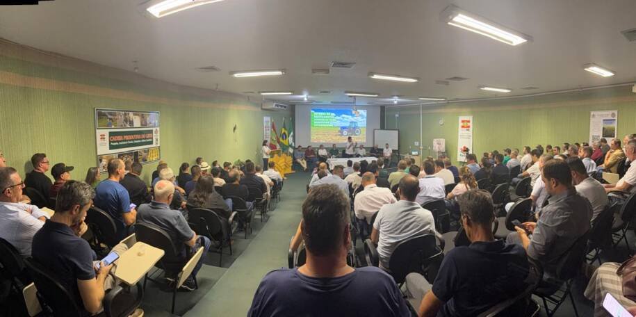 Governo de SC entrega 43 equipamentos agrícolas e beneficia 29 municípios em Chapecó