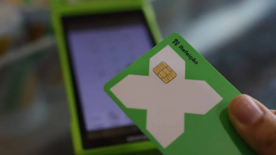 Governo Federal formaliza aumento do vale-refeição para R$ 1.192 e gera polêmica