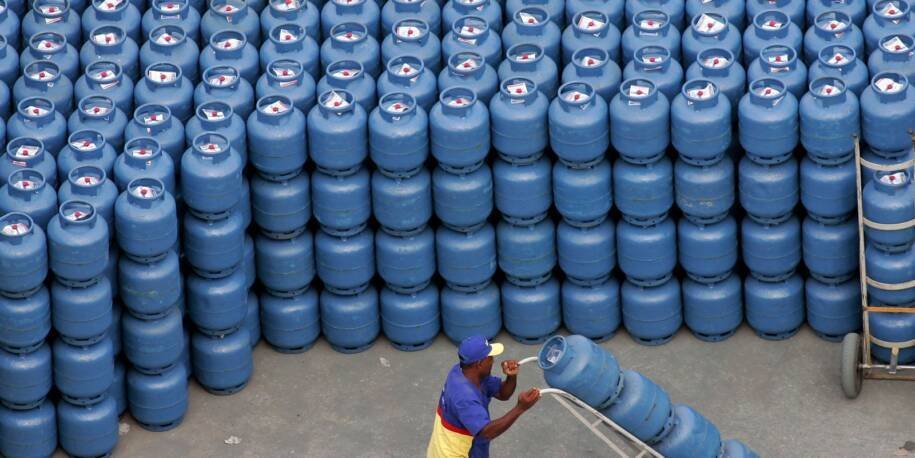 Governo Federal libera R$ 330 milhões para segurar preço do gás de cozinha