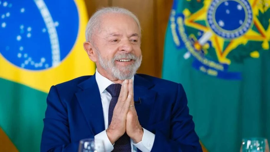 Governo Lula envia projeto para extinguir jornada 6×1 e gera polêmica econômica