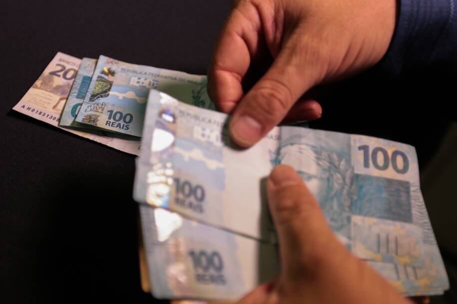 Governo Lula implementa novas medidas de crédito e provoca tensão na economia