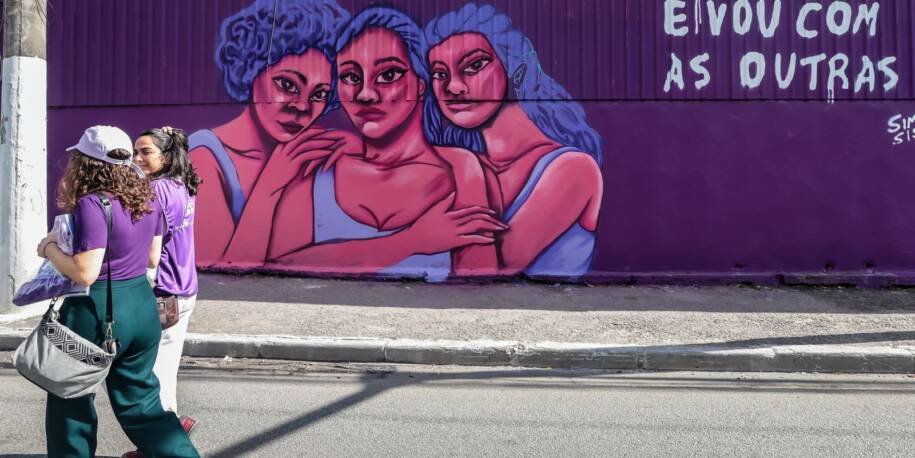 Governo sanciona novas leis de proteção à mulher e combate à violência avança