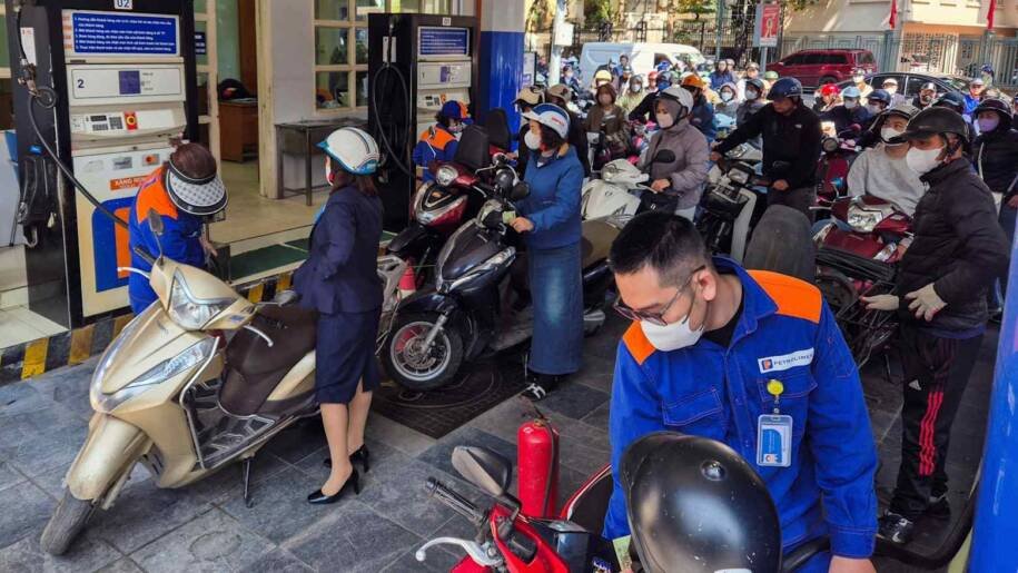 Hanói adia proibição de motos a gasolina e gera tensão entre autoridades e população