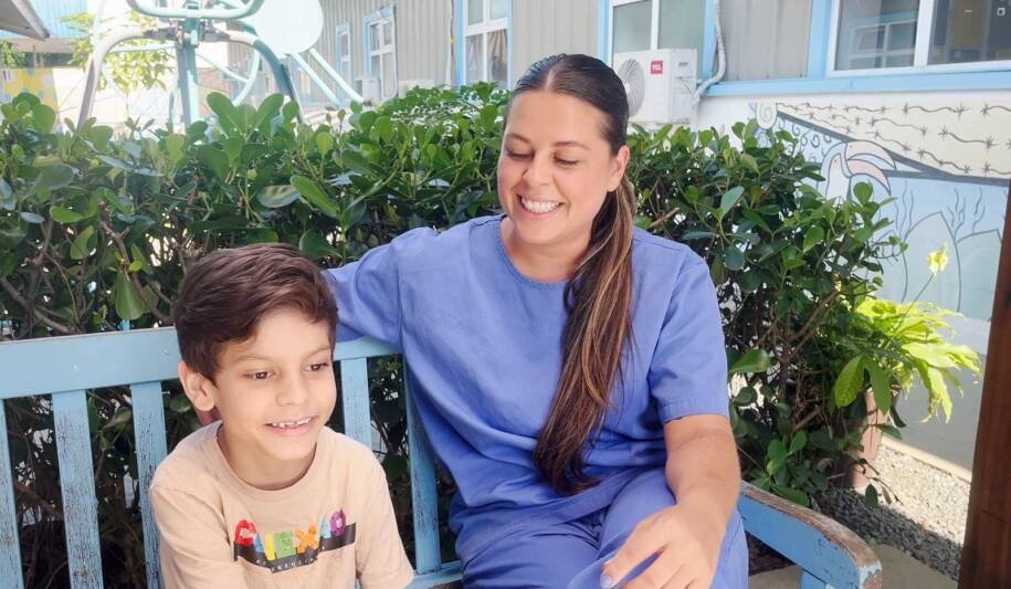 Hospital Regional Ruth Cardoso realiza reencontro emocionante de paciente com tartaruga