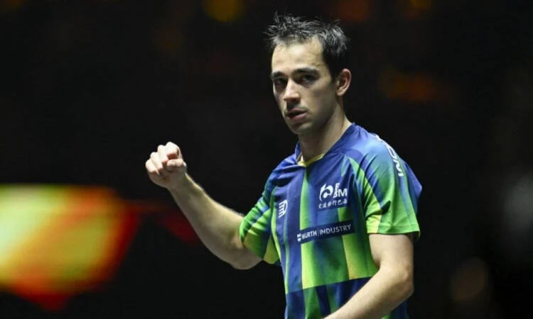 Hugo Calderano defende ouro contra Wang Chuqin em partida decisiva na madrugada