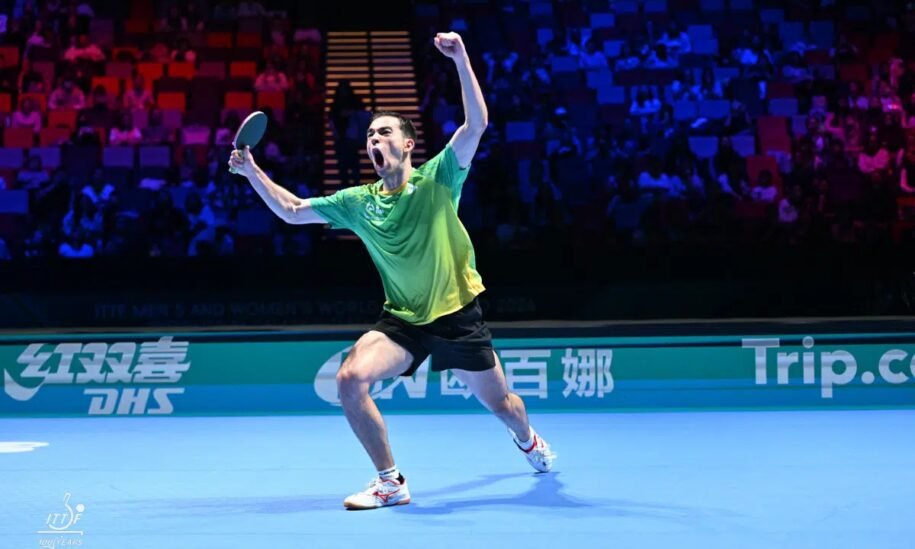 Hugo Calderano vence Alexis Lebrun e desafia Wang Chuqin na semifinal da Copa do Mundo