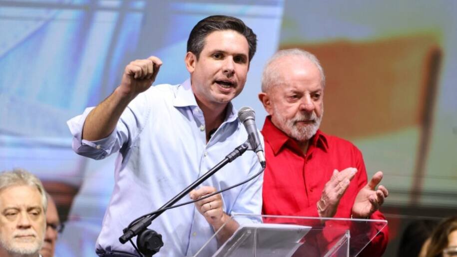 Hugo Motta revela que revogação da 'taxa das blusinhas' será parcial e debatida