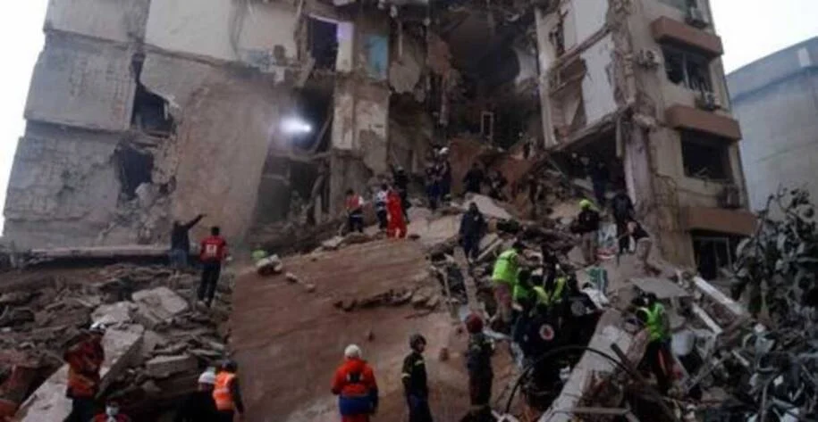 Israel ataca Gaza e Líbano enquanto EUA e Irã tentam negociar em crise