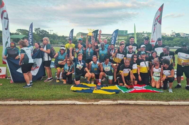 Itajaí brilha nos JASTI: equipe feminina de atletismo conquista título geral
