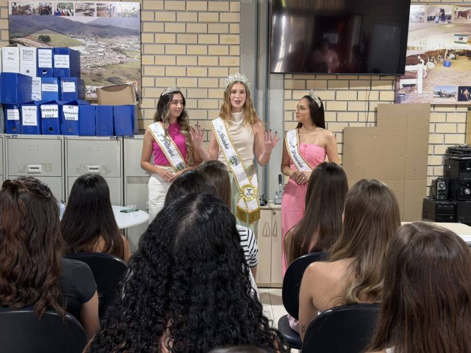 Itajaí inicia preparação de 14 candidatas para a realeza da Festa Nacional do Colono