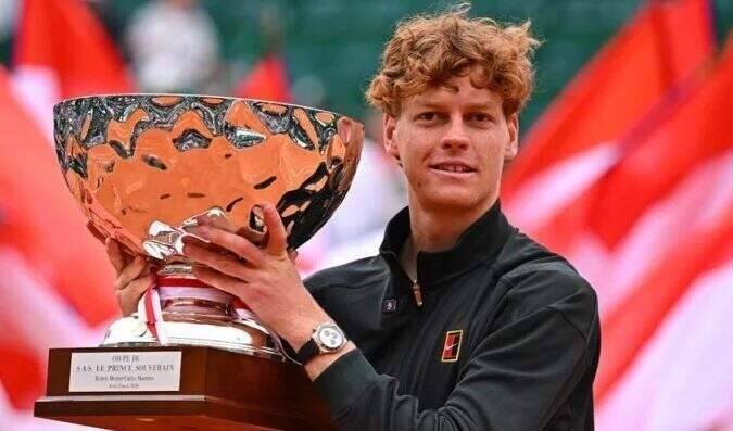 Jannik Sinner destrona Alcaraz e conquista Masters 1000 de Monte Carlo