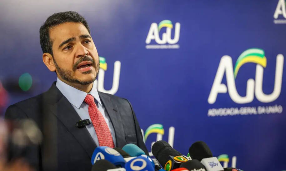 Jorge Messias critica ativismo judicial e lamenta atos de 8 de janeiro na sabatina