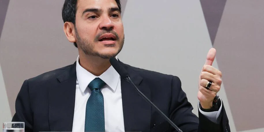Jorge Messias defende conciliação no STF e pede prisão de envolvidos em atentados