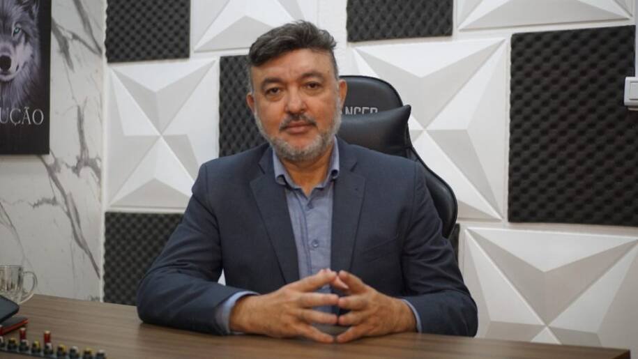 José Santana denuncia: crucificação de Jesus expõe conluio entre poder e fé