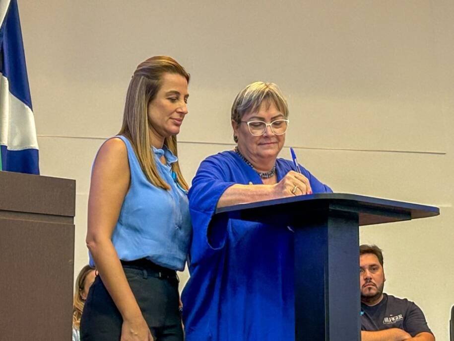 Juliana Pavan sanciona 4 leis que transformam a Educação em Balneário Camboriú