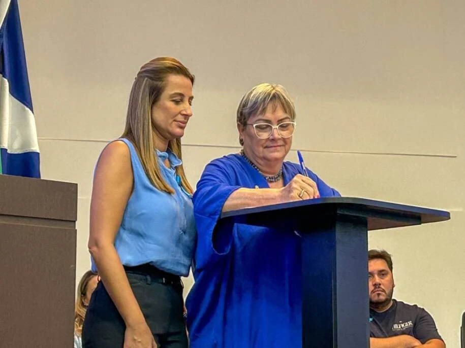 Juliana Pavan sanciona 4 leis que transformam a Educação em Balneário Camboriú