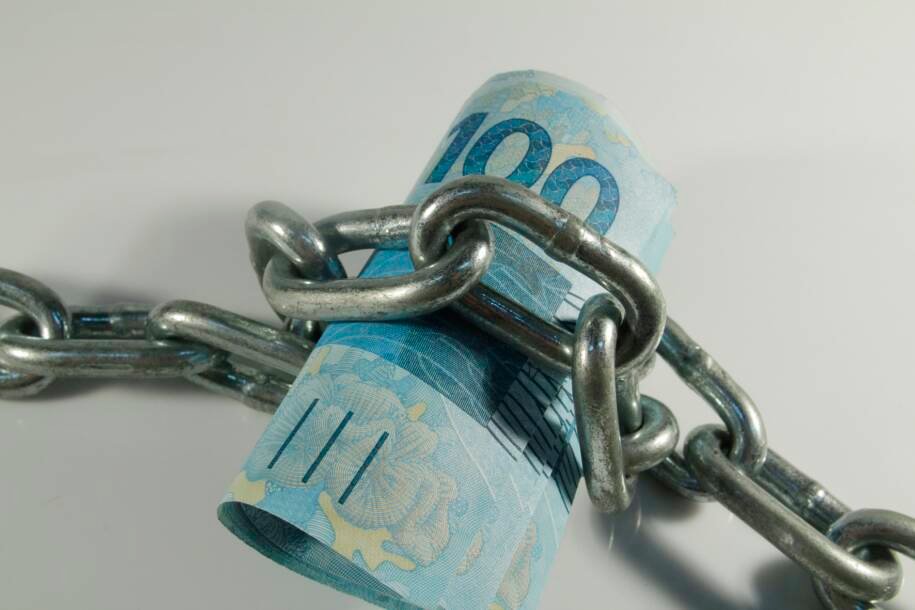 Justiça determina interdição de FHC e Lula defende fim da escala 6x1