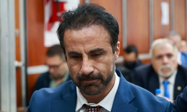 Leopoldo Luque se declara inocente em julgamento pela morte de Maradona