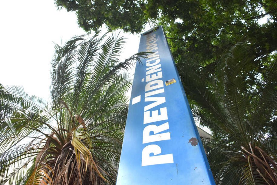 Luiz Inácio Lula da Silva anuncia 13º salário para 400 mil aposentados em MS