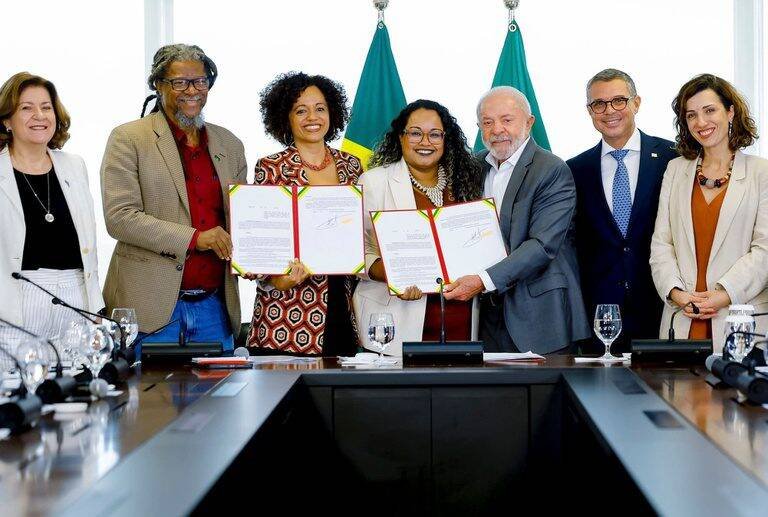 Luiz Inácio Lula da Silva assina decretos que beneficiam 920 famílias em Sergipe