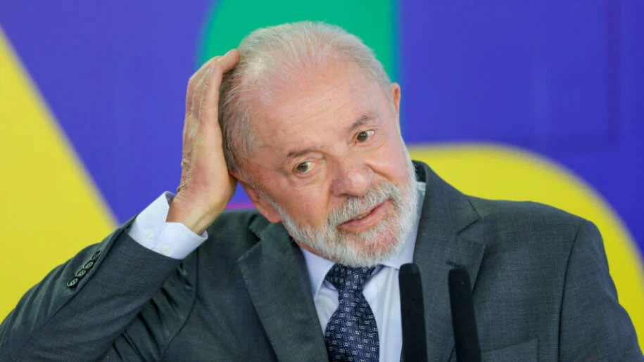 Lula acelera fim da escala 6×1 e taxa das blusinhas após queda nas pesquisas
