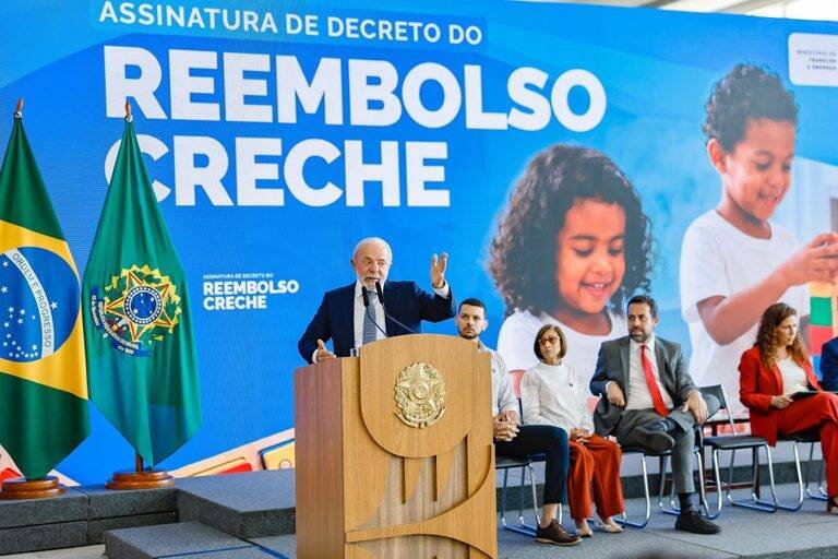 Lula assina decreto e amplia direitos de 40 mil terceirizados em 2026