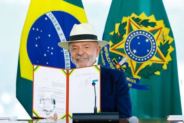 Lula assina decreto que promulga acordo Mercosul-União Europeia e gera expectativas