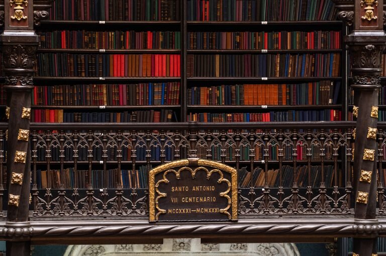 Lula assina PNLL e promete elevar leitores no Brasil para 55% até 2036