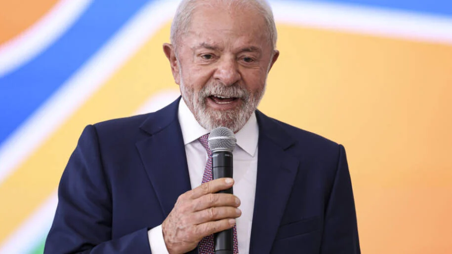 Lula avalia liberar FGTS para quitar dívidas de 80,4% das famílias endividadas