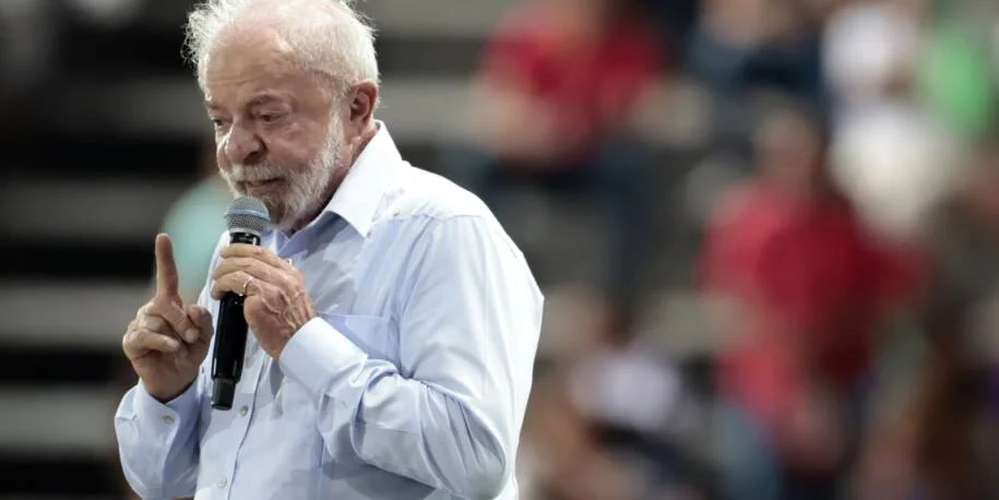 Lula critica guerra no Irã e anuncia subsídio de R$ 1,20 no diesel
