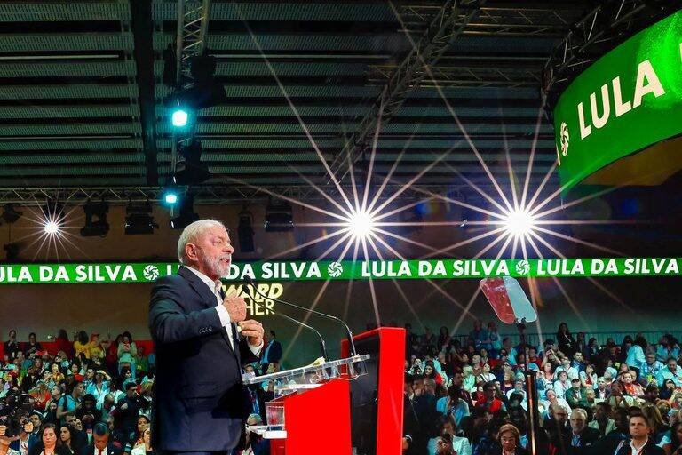 Lula critica neoliberalismo e alerta sobre extrema direita em Barcelona