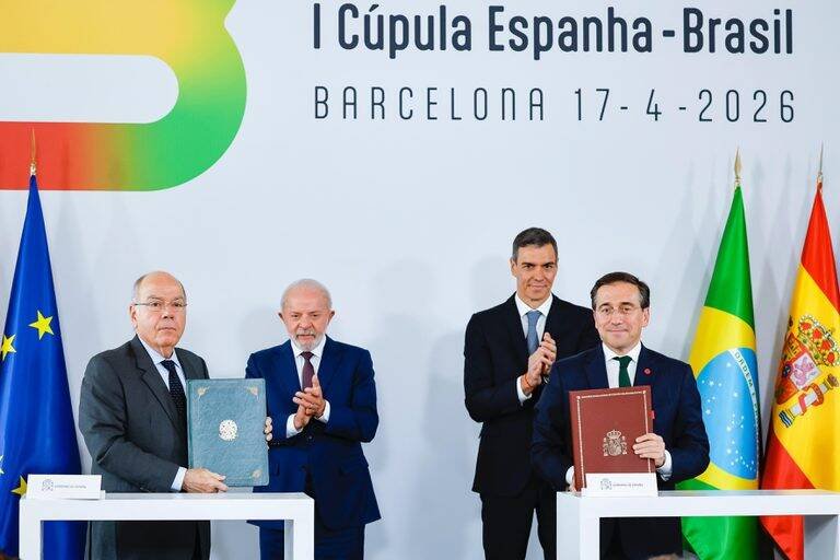 Lula e Sánchez assinam acordo histórico sobre minerais críticos e direitos humanos