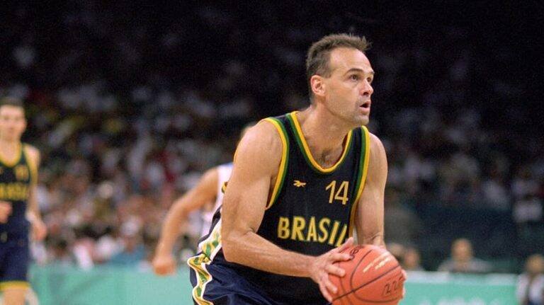 Lula lamenta morte de Oscar Schmidt, lenda do basquete, após 15 anos de luta
