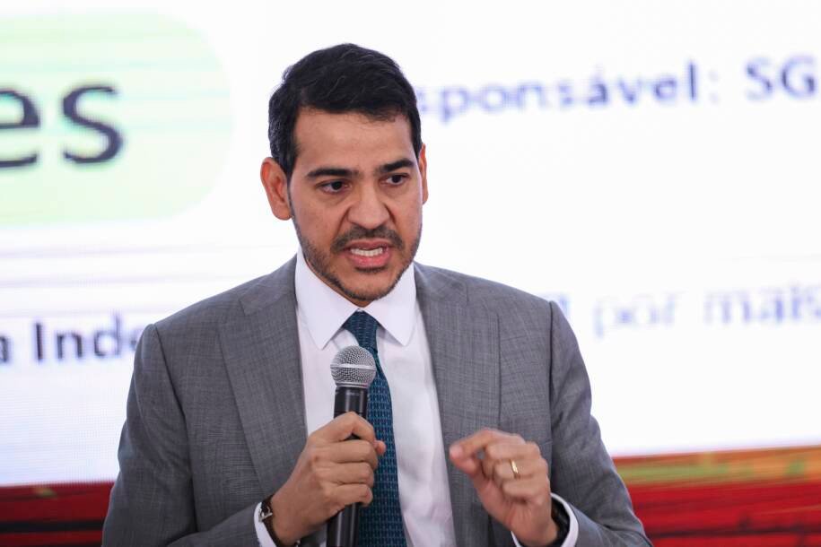 Lula marca sabatina de Jorge Messias para 29 de abril no Senado; tensão cresce