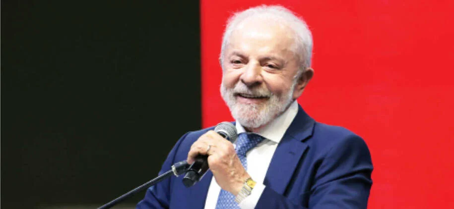 Lula retorna a Brasília após cauterização e infiltração; saúde em foco