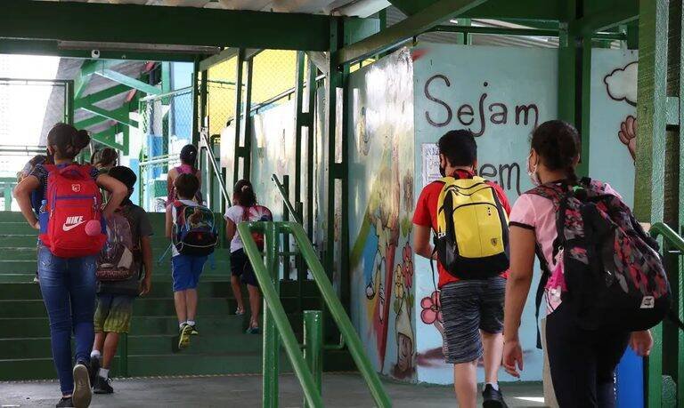 MEC Lança Programa Escola que Protege e Combate Violência nas Escolas