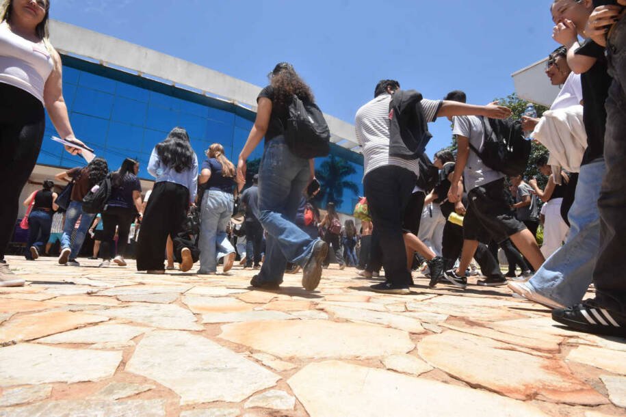 Ministério da Educação prorroga isenção do ENEM até 30 de abril de 2026