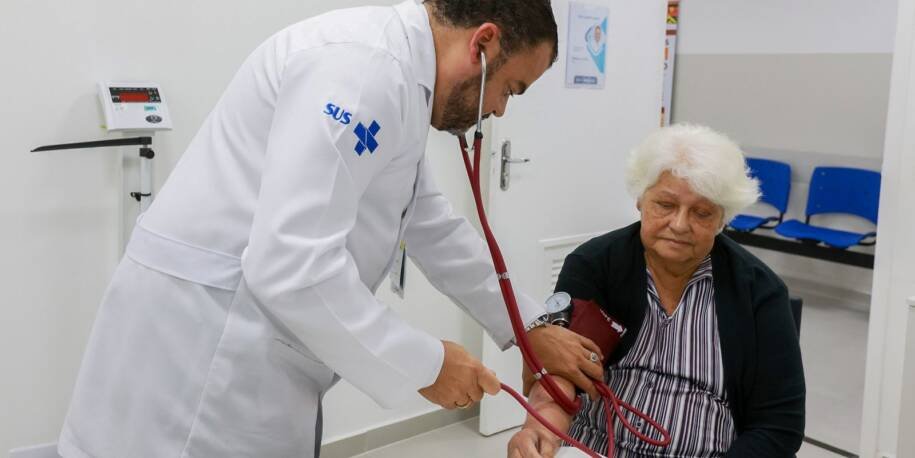 Ministério da Saúde alerta: VSR causa 18% dos casos de SRAG entre idosos!
