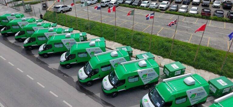 Ministério da Saúde entrega 26 veículos e anuncia R$ 400 milhões para o Ceará