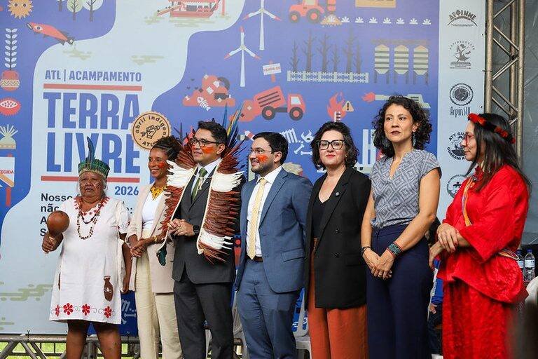 Ministra Janine Mello do MDHC reafirma direitos indígenas no Acampamento Terra Livre