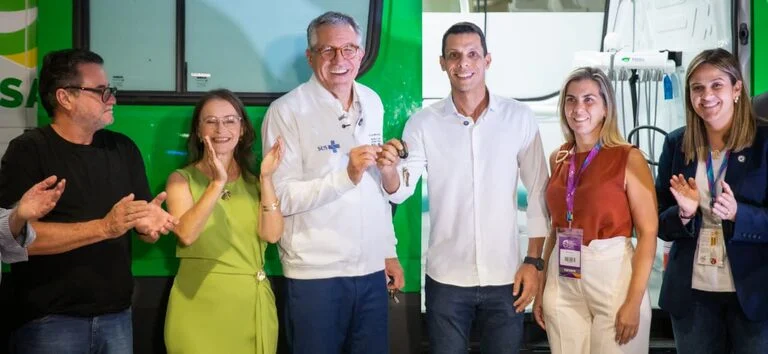 Ministro Alexandre Padilha anuncia R$ 1,9 milhão para saúde bucal em Santos (SP)