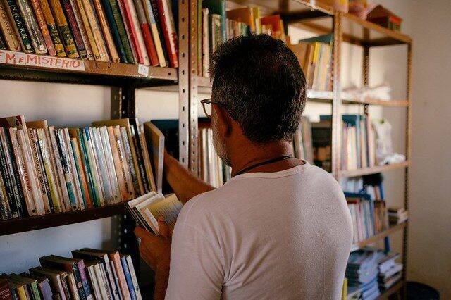Ministro Edson Fachin assina doação de 100 mil livros para escolas prisionais