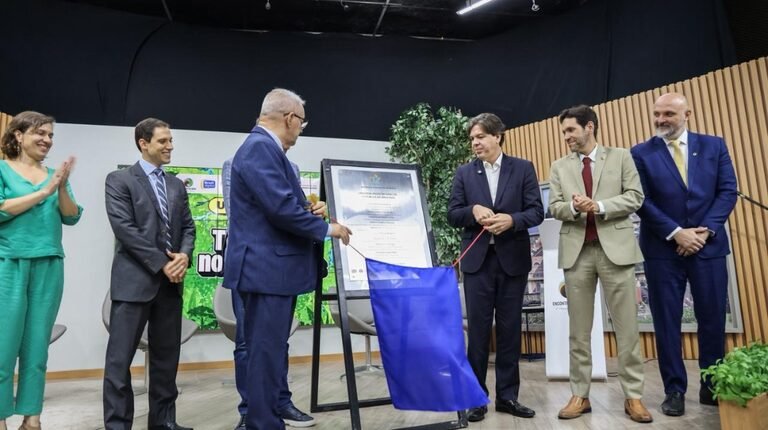 Ministro Frederico de Siqueira Filho celebra 100% de acesso à TV pública no Amazonas