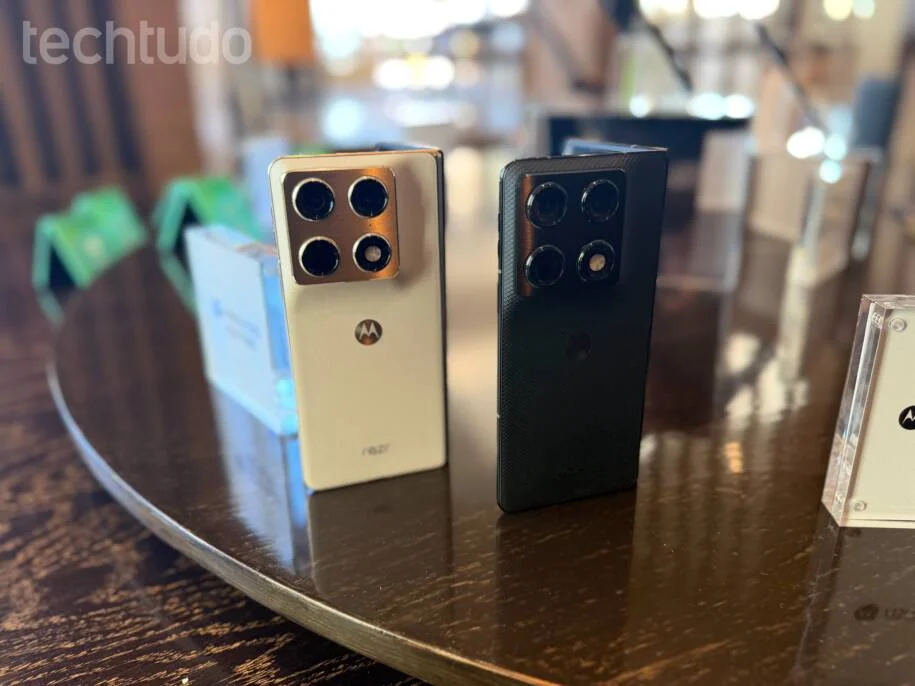 Motorola revela Razr Fold: preço alto e câmeras poderosas impressionam!