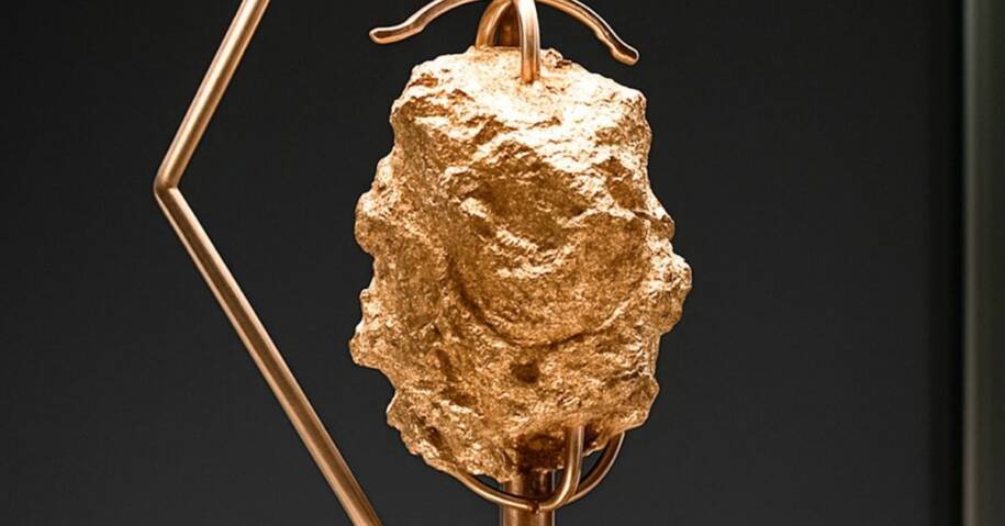 NASA anuncia Artemis II para abril e expõe rocha lunar em Balneário Camboriú