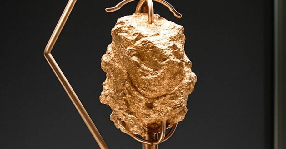 NASA anuncia Artemis II para abril e expõe rocha lunar em Balneário Camboriú