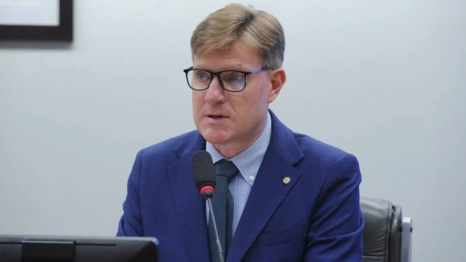 Nelsinho Padovani troca quatro partidos e mira vice na chapa do governo do Paraná