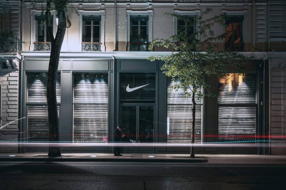 Nike enfrenta queda de 14% nas ações após resultados preocupantes do trimestre