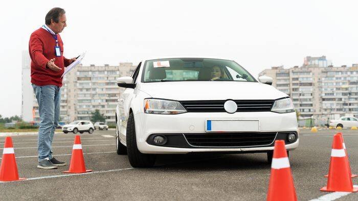 Nova CNH gera desigualdade: quem precisa de aulas pagará até R$ 3.540