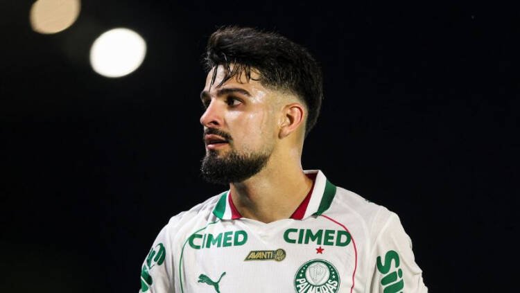 Palmeiras vence Bragantino por 1 a 0 e mantém liderança do Brasileirão